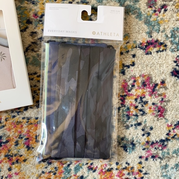 Athleta Accessories Nwt Athleta Activate Everyday Face Mask Covid